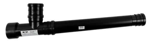 Schwarzes Rohr mit seitlichem Abgang, gekennzeichnet mit dem Logo der Marke Wolf. Das Produkt scheint für Abgassysteme geeignet zu sein.